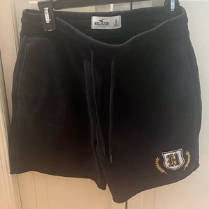 Hollister Men’s Black Fleece Icon Shorts